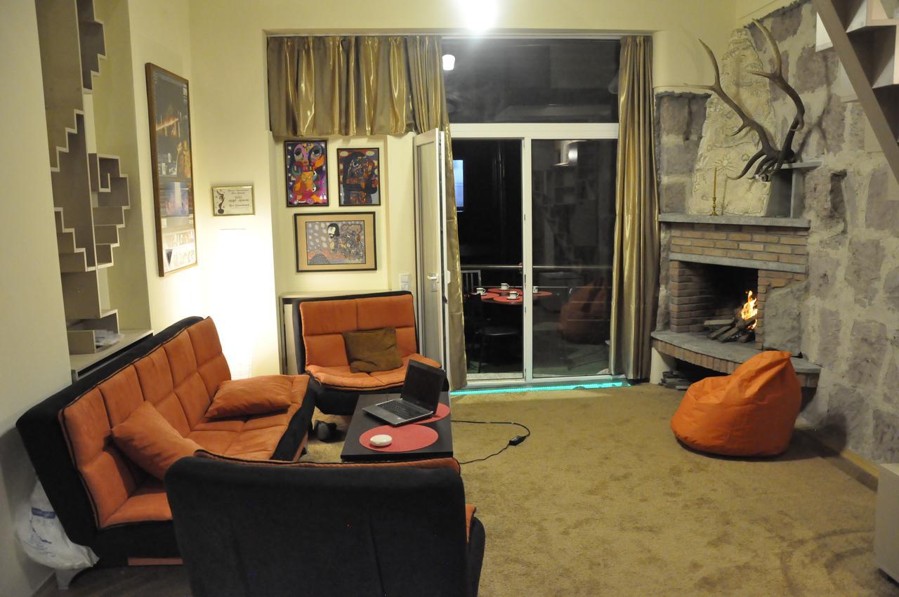 Whole Elite For Rent 1-5 Person On Ave Rustaveli Apartment Tbilisi