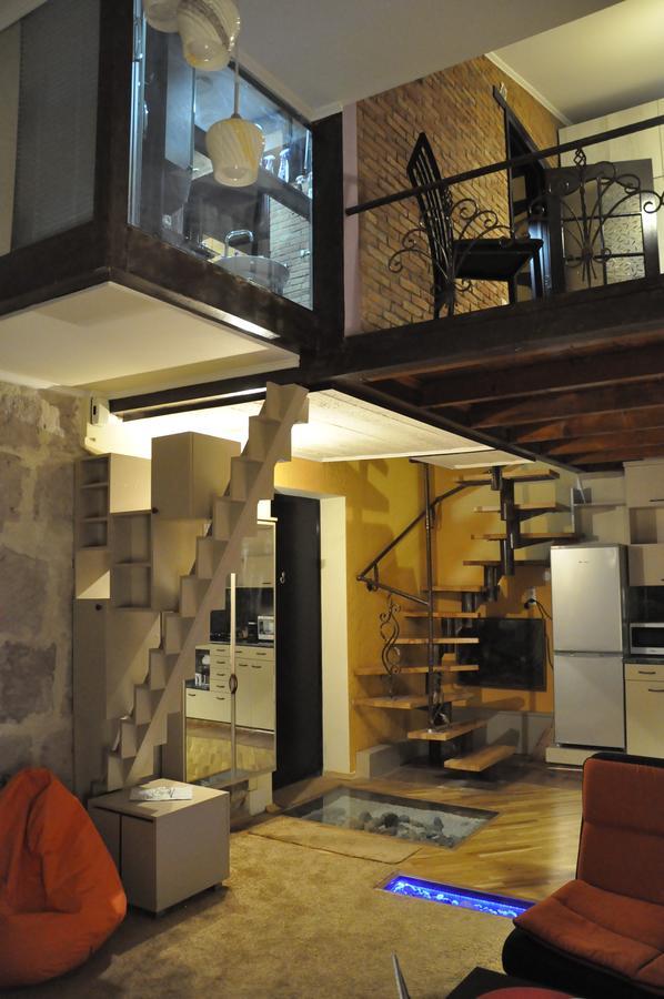 Whole Elite For Rent 1-5 Person On Ave Rustaveli